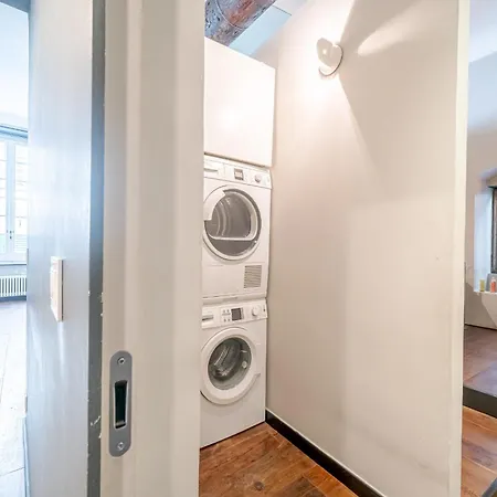City Center Roomy Apartment Γένοβα