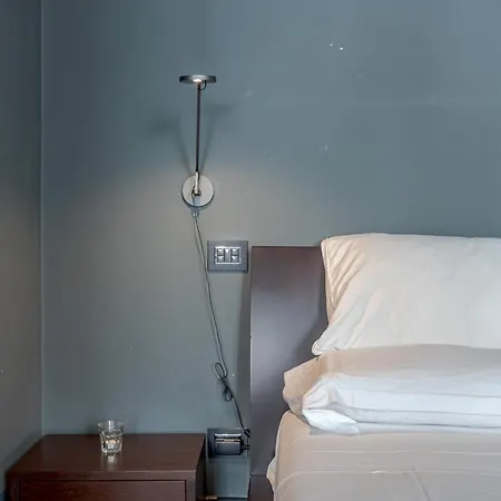 City Center Roomy Apartment דירה *