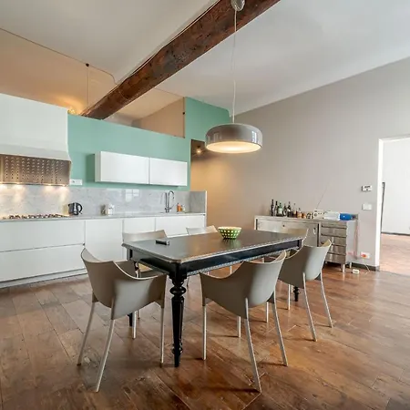 Lejlighed City Center Roomy Apartment